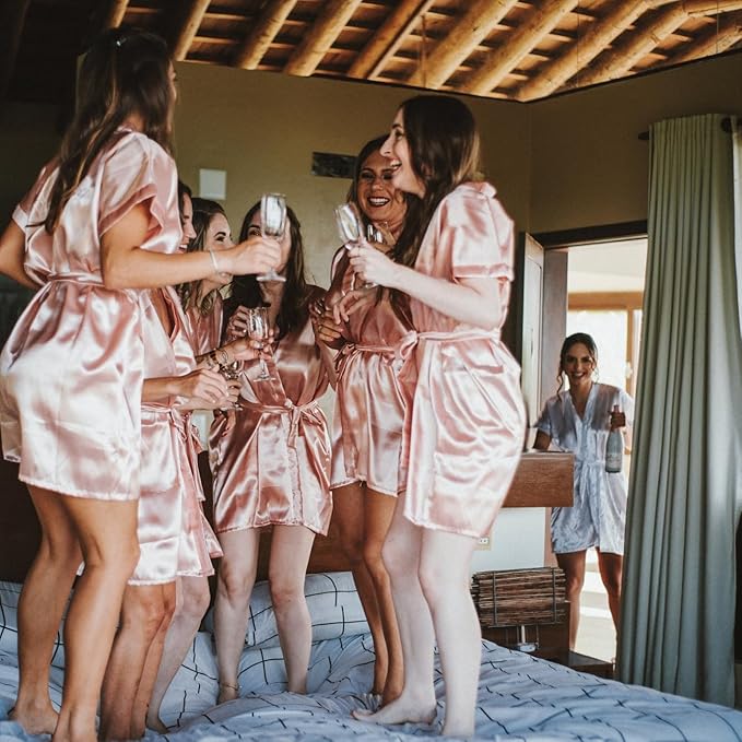 Bridesmaid Proposal Gifts Letter Cosmetic makeup bag bulk for Wedding Party Favors Bachelorette party decorations Toiletry Organizer Bag Makeup Case Gift (8, White&Gold)